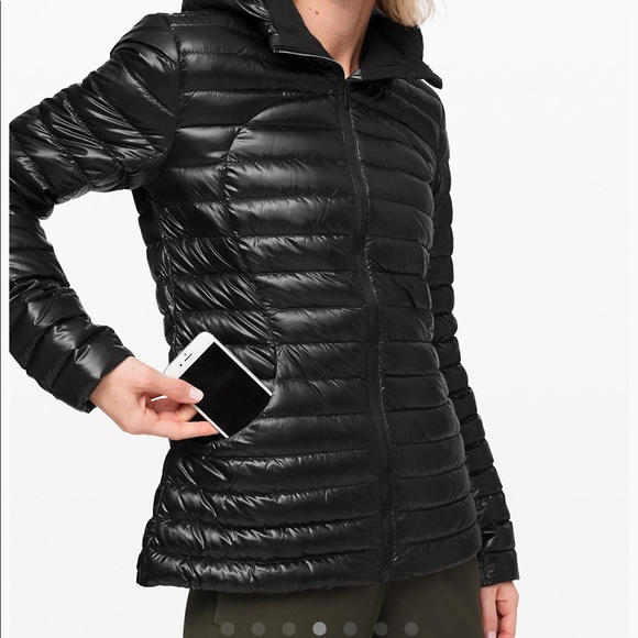 ⭐️HOST PICK⭐️ Lululemon Pack It Down Jacket - black - Picture 4 of 8